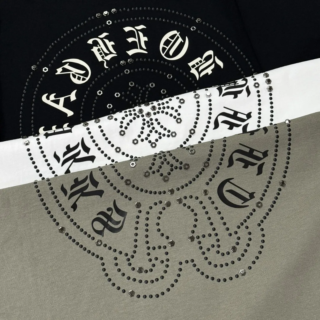 P190 Chrome Hearts 25 high-end versions. The fabric is made of 300 grams of high-density pure cotton. It does not deform or shrink. It has three labels. It is the same style for men and women. Technology: imported hot diamond. Color: white, black, dark green. SIZE: S-XL